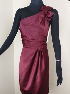 David's Bridal 84333 One Shoulder Satin Dress Wine Size 6 NWT